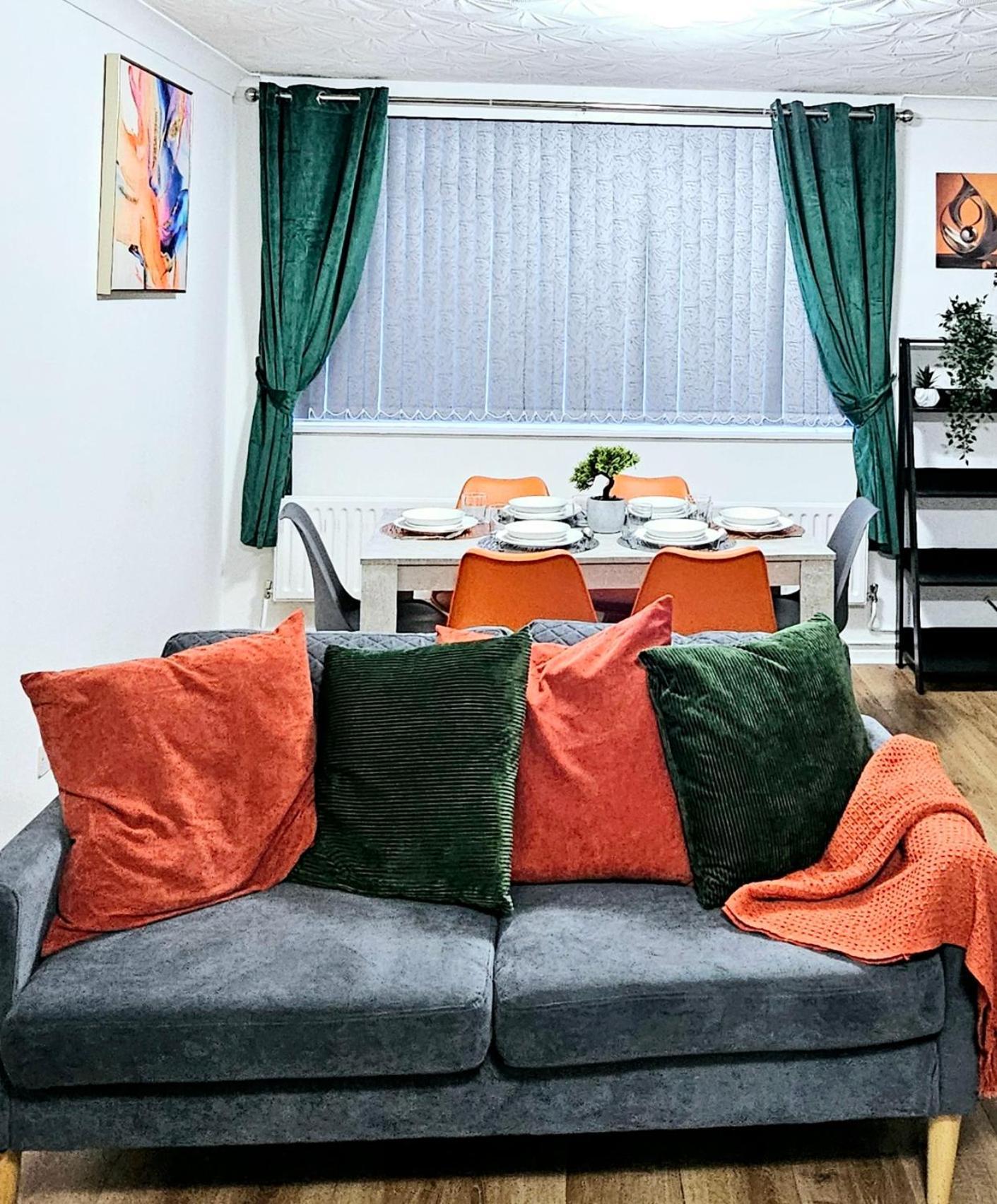 Lushstay Telford - Families, Contractors & Group Of Friends, Long Term Stay Bagian luar foto