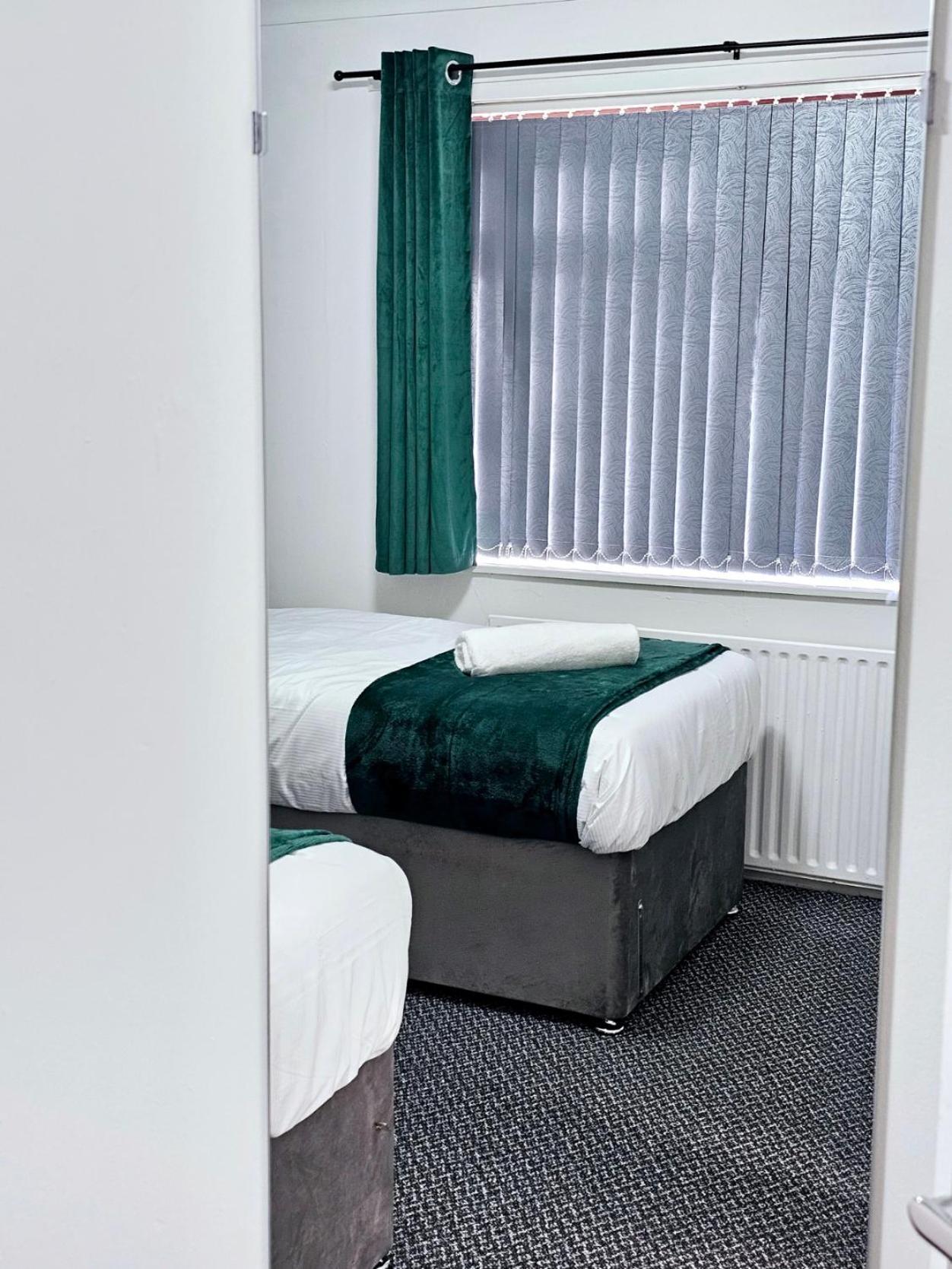 Lushstay Telford - Families, Contractors & Group Of Friends, Long Term Stay Bagian luar foto